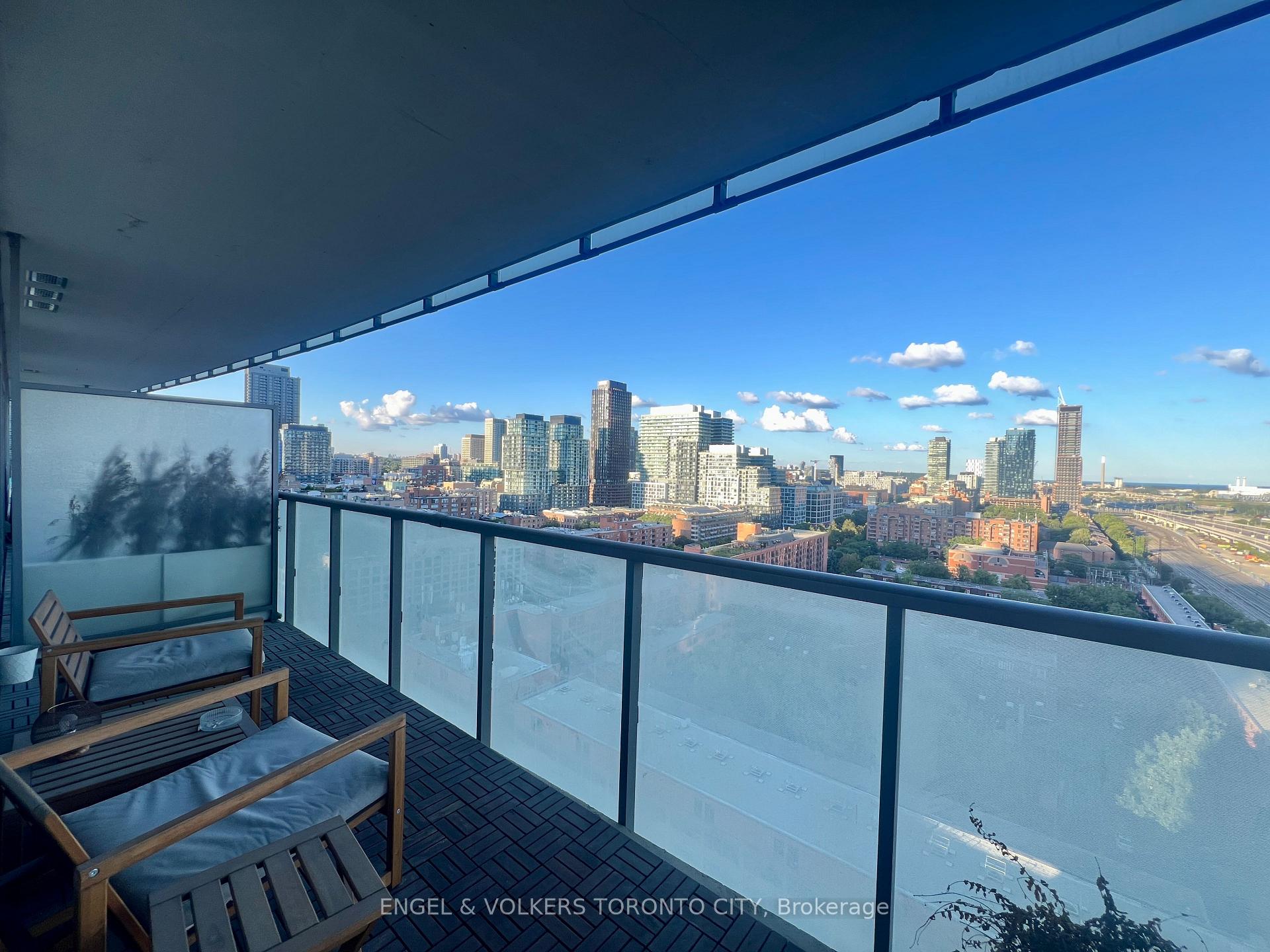 Photo 4 of Unit 1608, 1 Market Street, Toronto, Waterfront Communities — HOMEH