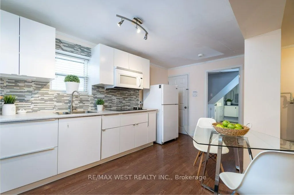 Front of Unit Bsmnt, 82 Hopedale Avenue