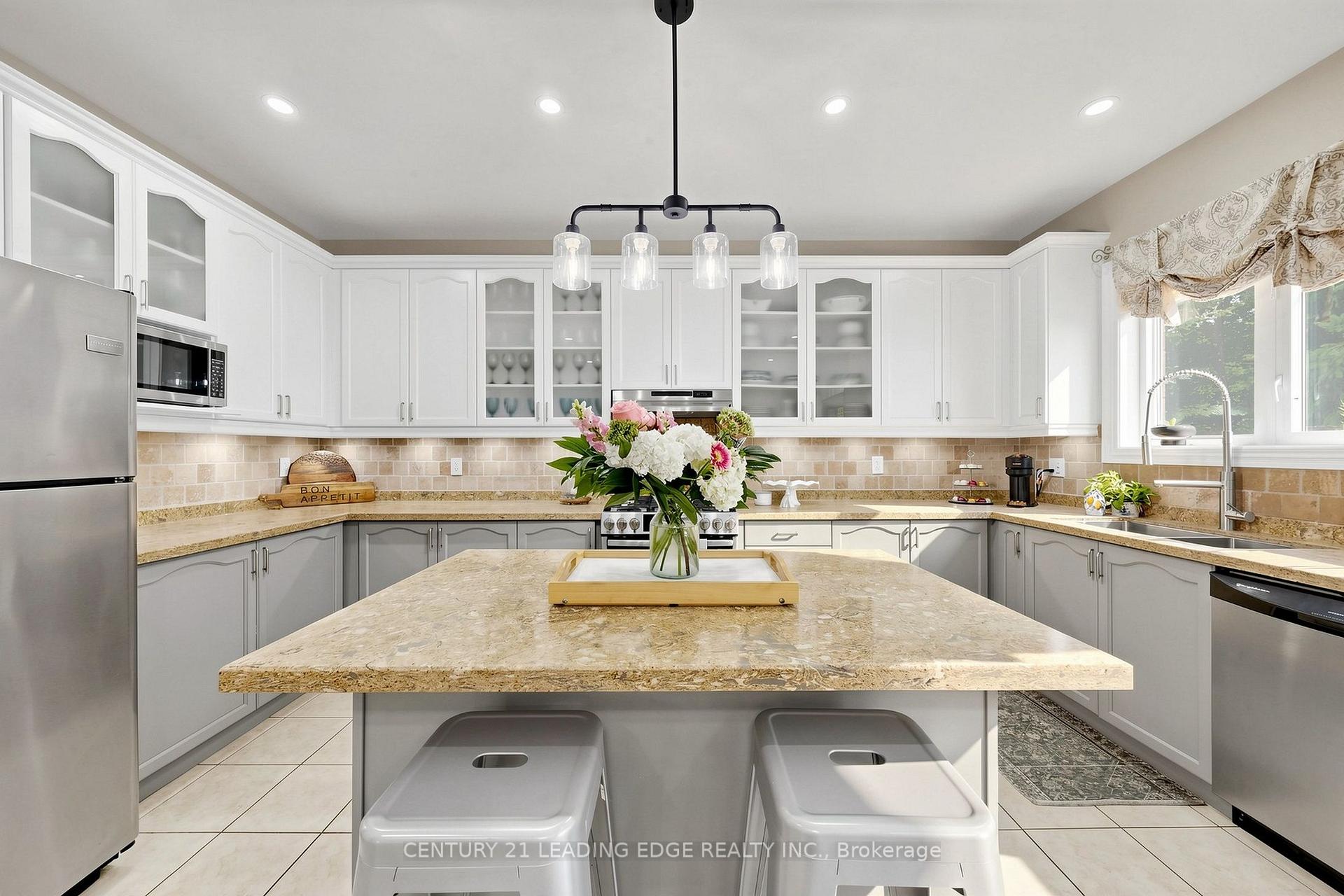 Photo 7 of 48 Tanis Crescent, Scarborough, Centennial Scarborough — HOMEH