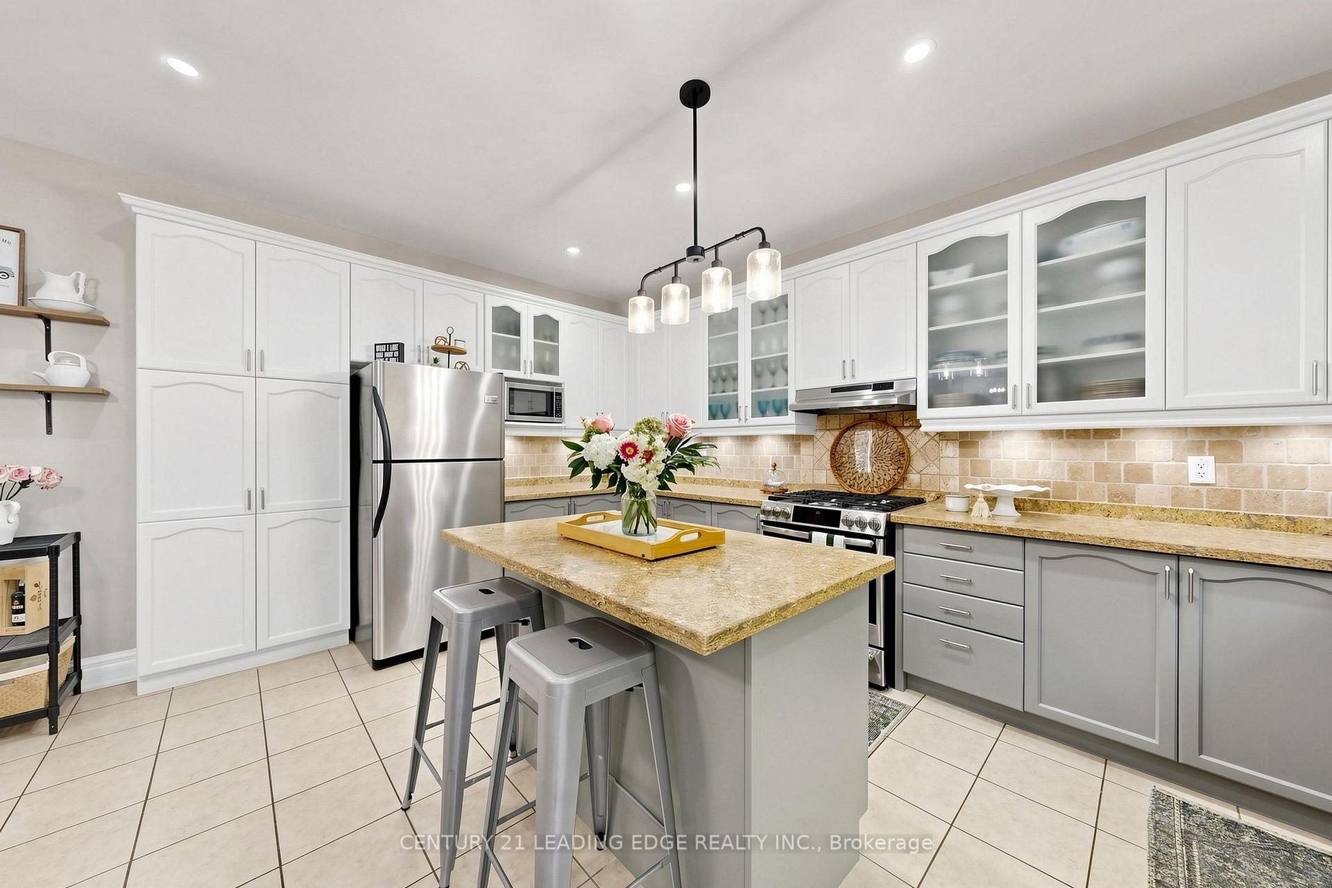 Photo 8 of 48 Tanis Crescent, Scarborough, Centennial Scarborough — HOMEH