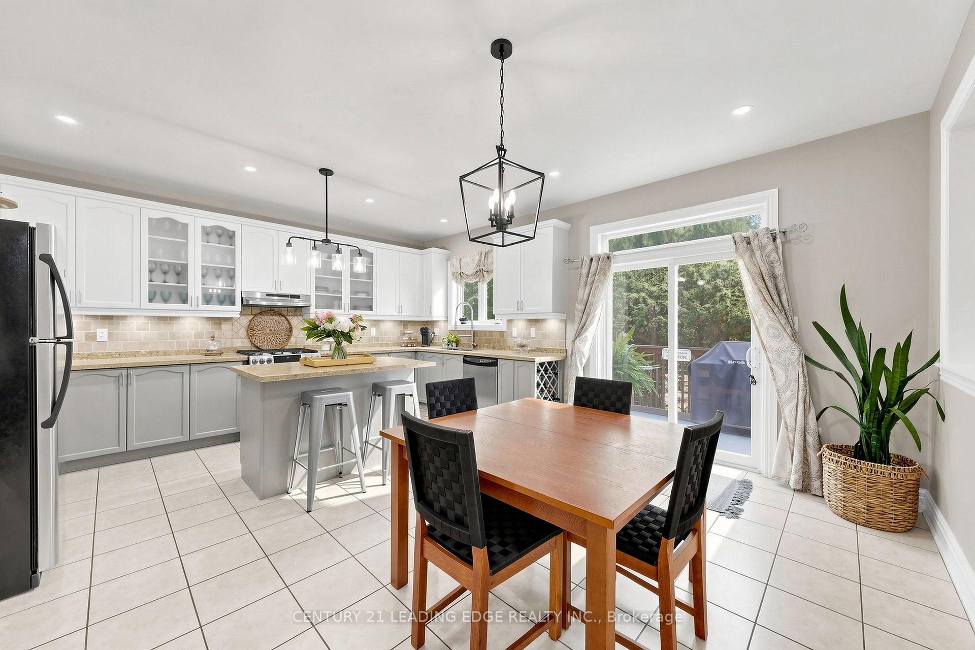 Photo 10 of 48 Tanis Crescent, Scarborough, Centennial Scarborough — HOMEH