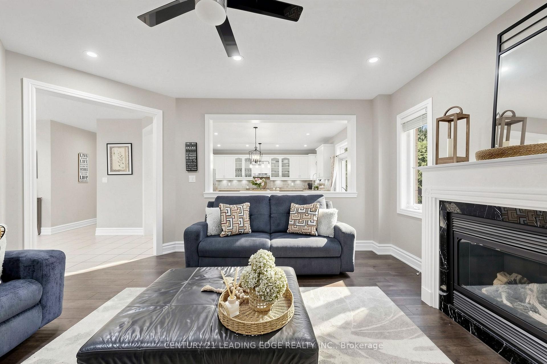 Photo 13 of 48 Tanis Crescent, Scarborough, Centennial Scarborough — HOMEH