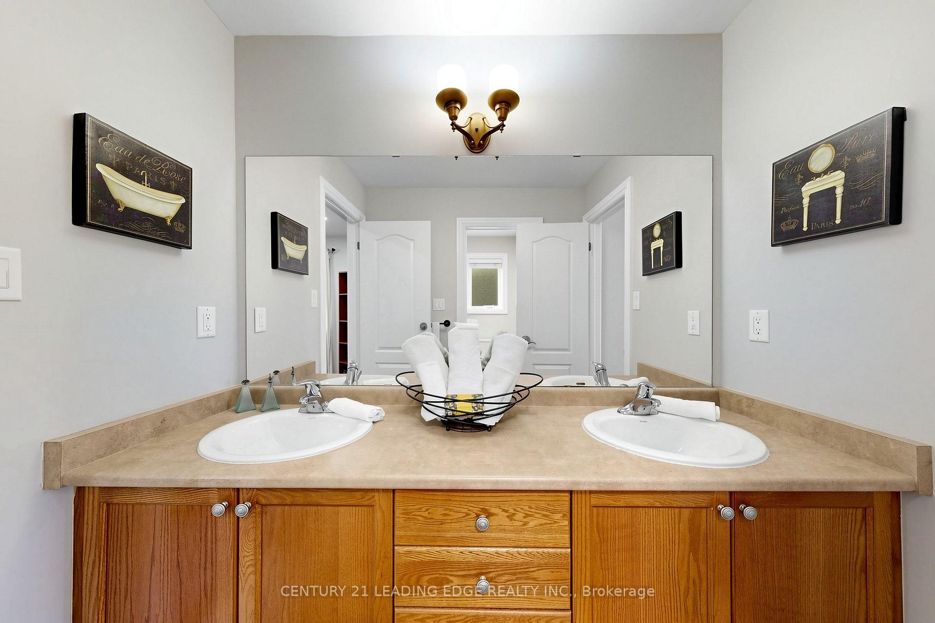 Photo 28 of 48 Tanis Crescent, Scarborough, Centennial Scarborough — HOMEH