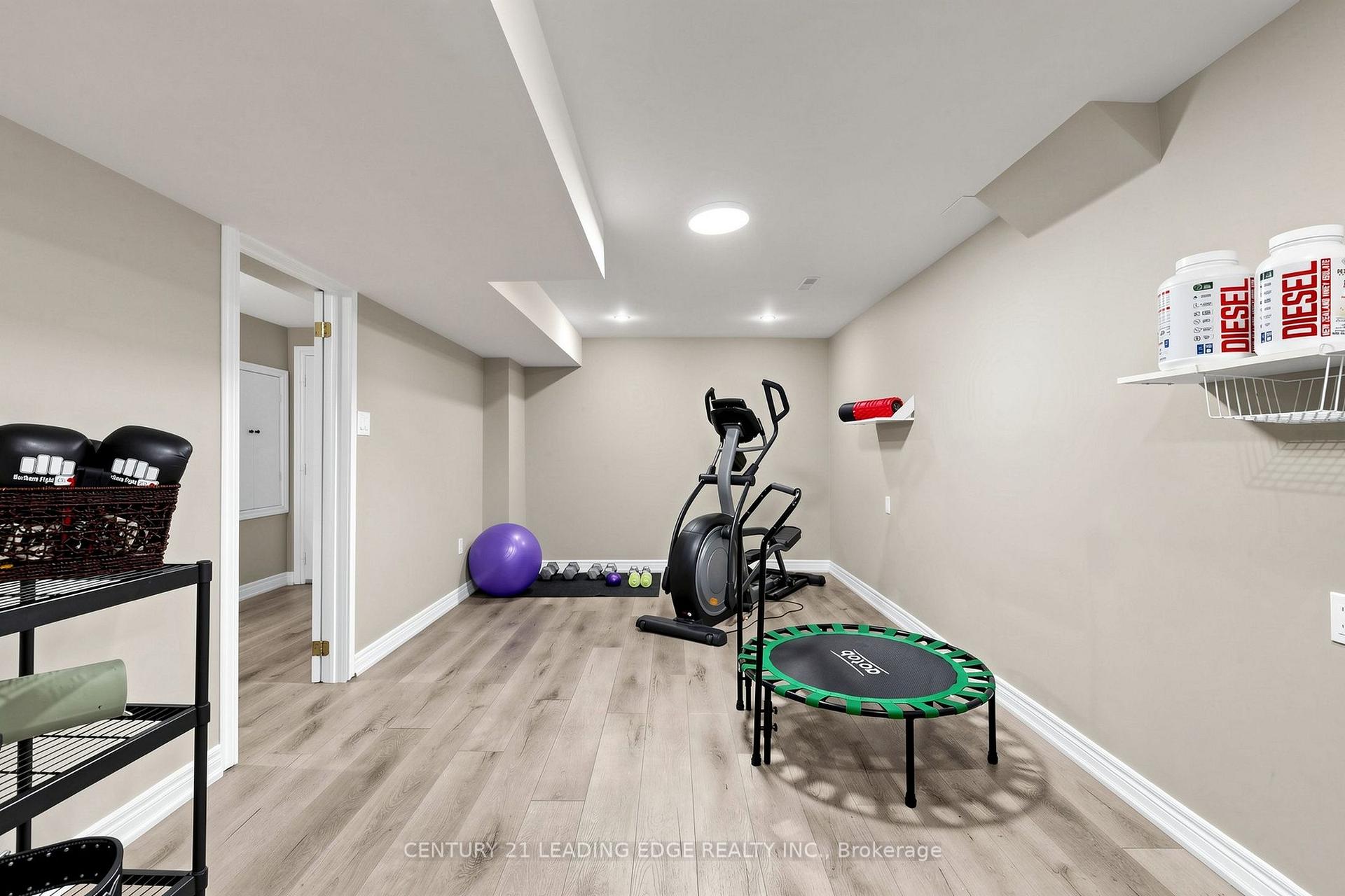 Photo 35 of 48 Tanis Crescent, Scarborough, Centennial Scarborough — HOMEH