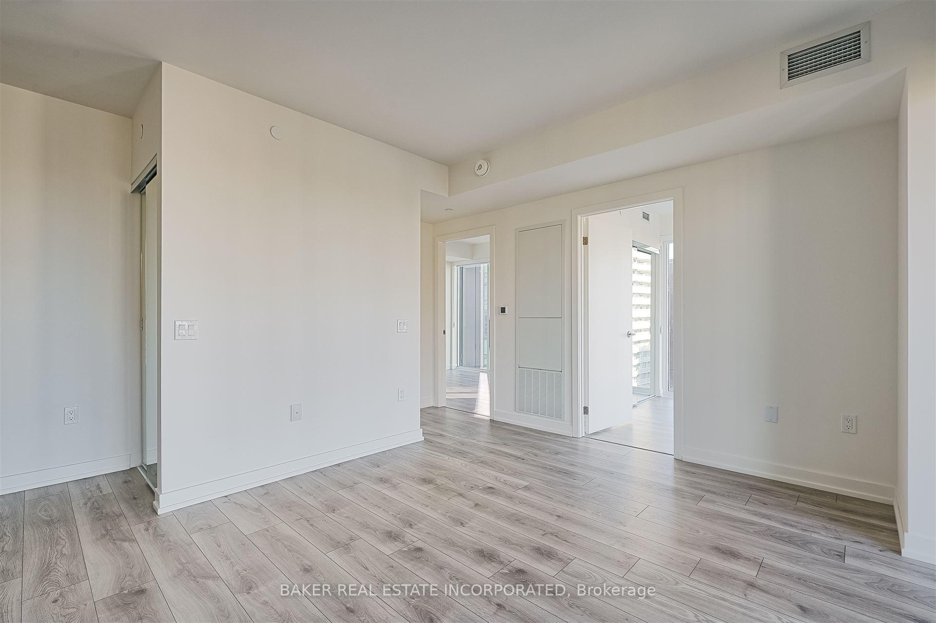Photo 6 of Unit 1508, 223 Redpath Avenue, Toronto, Mount Pleasant West — HOMEH