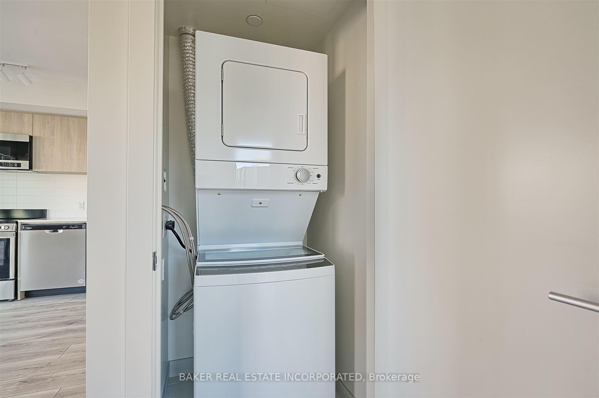 Photo 14 of Unit 1508, 223 Redpath Avenue, Toronto, Mount Pleasant West — HOMEH