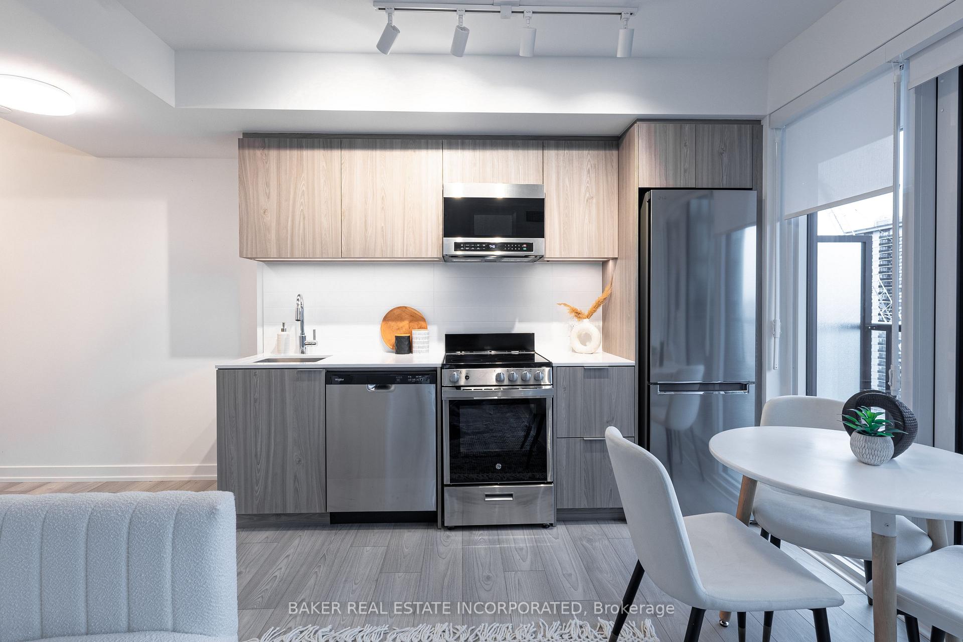 Photo 3 of Unit 1410, 223 Redpath Avenue, Toronto, Mount Pleasant West — HOMEH