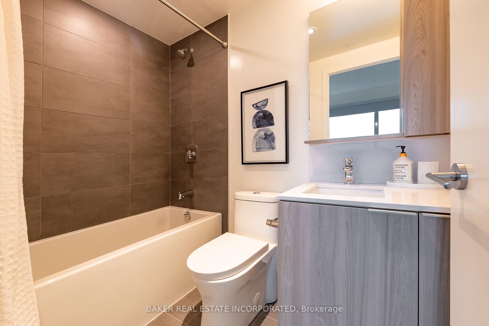 Photo 9 of Unit 1410, 223 Redpath Avenue, Toronto, Mount Pleasant West — HOMEH