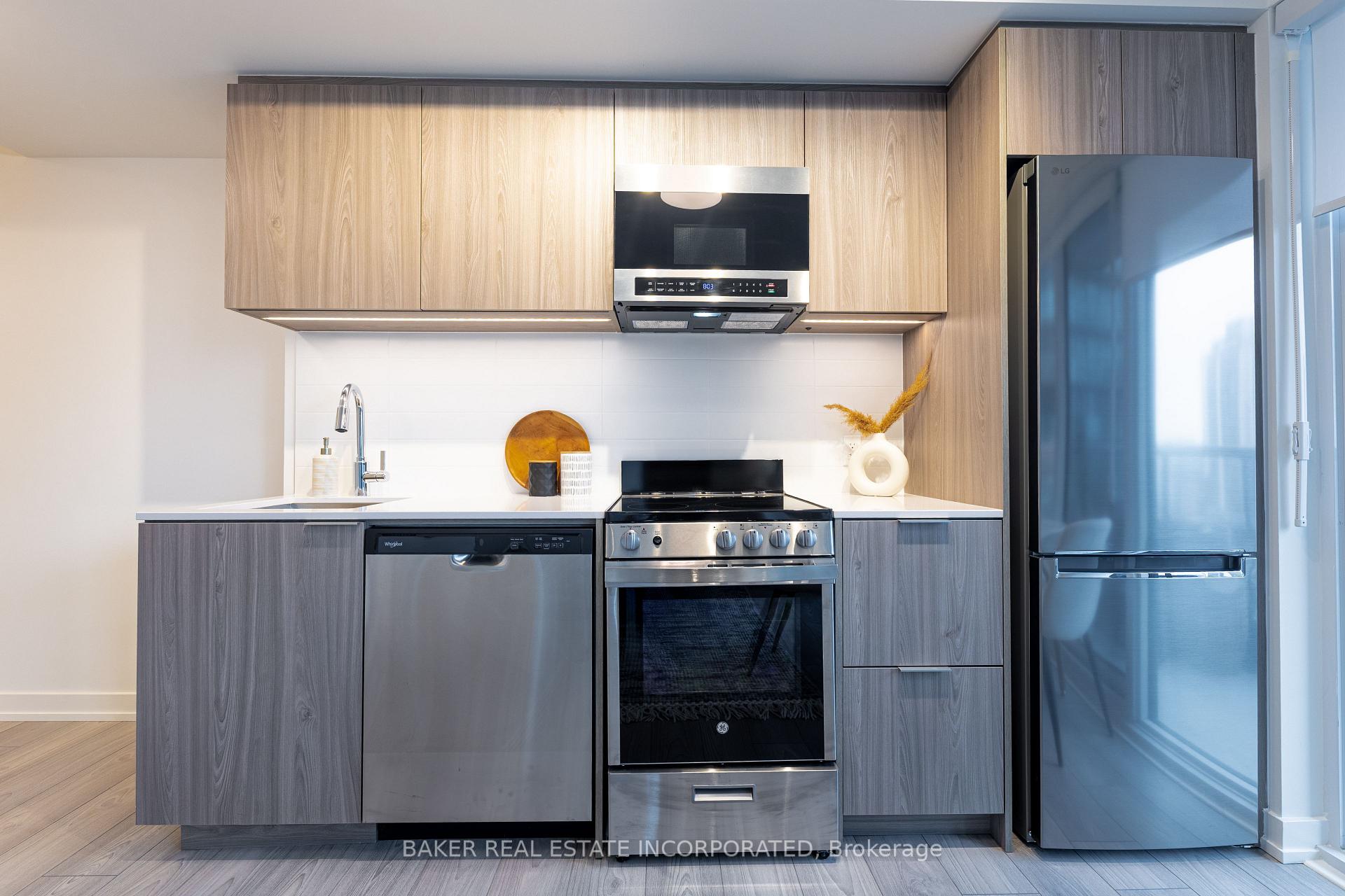 Photo 12 of Unit 1410, 223 Redpath Avenue, Toronto, Mount Pleasant West — HOMEH