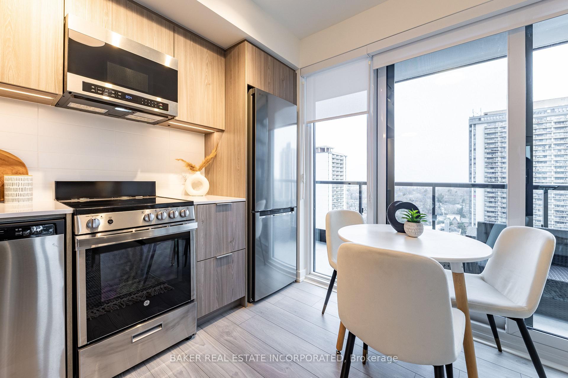 Photo 13 of Unit 1410, 223 Redpath Avenue, Toronto, Mount Pleasant West — HOMEH