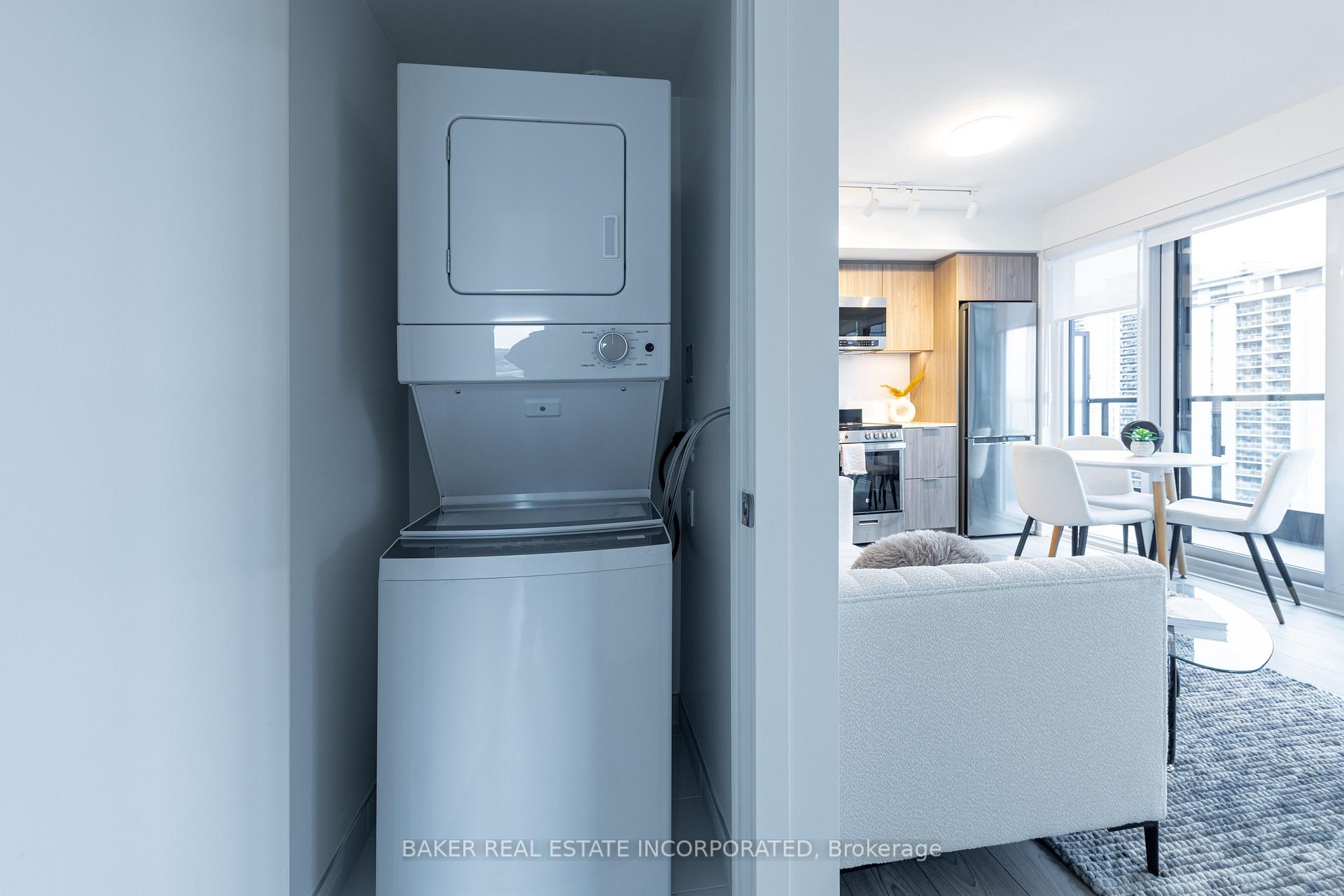 Photo 15 of Unit 1410, 223 Redpath Avenue, Toronto, Mount Pleasant West — HOMEH