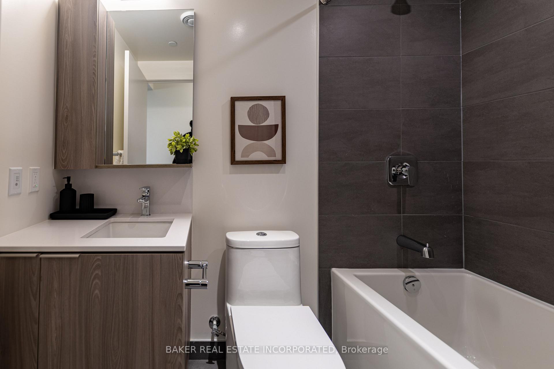 Photo 16 of Unit 1410, 223 Redpath Avenue, Toronto, Mount Pleasant West — HOMEH