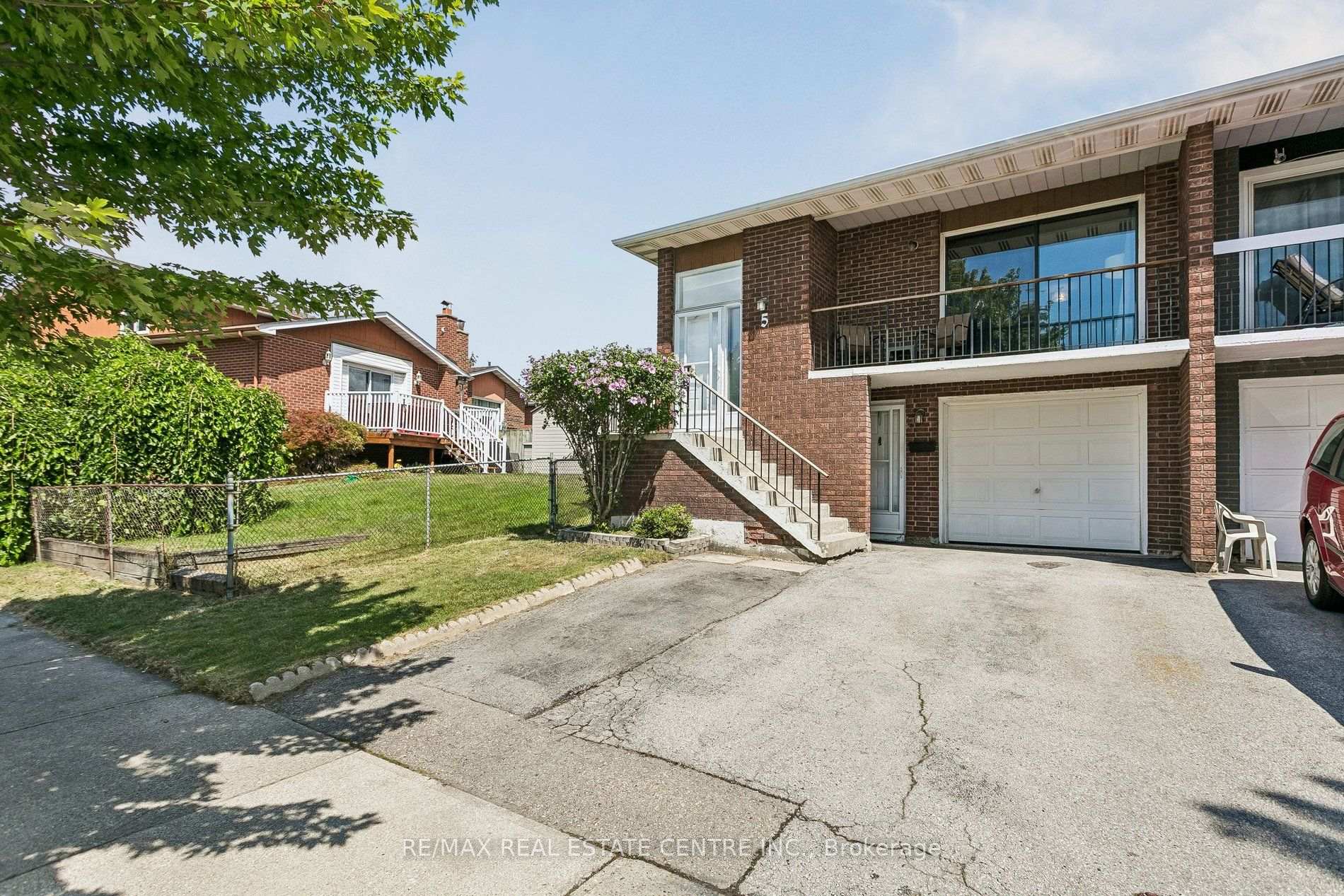 Photo 1 of 5 Hockley Path, Brampton, Madoc — HOMEH