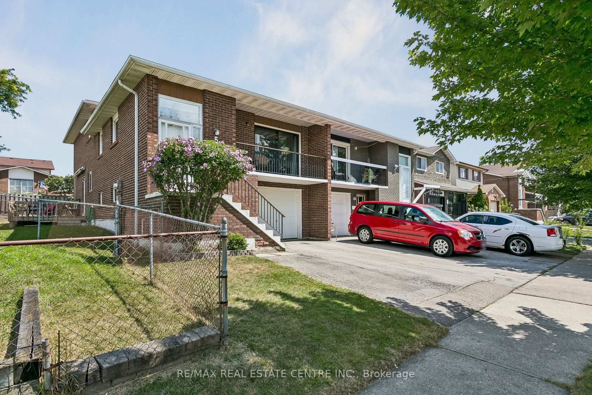 Photo 2 of 5 Hockley Path, Brampton, Madoc — HOMEH