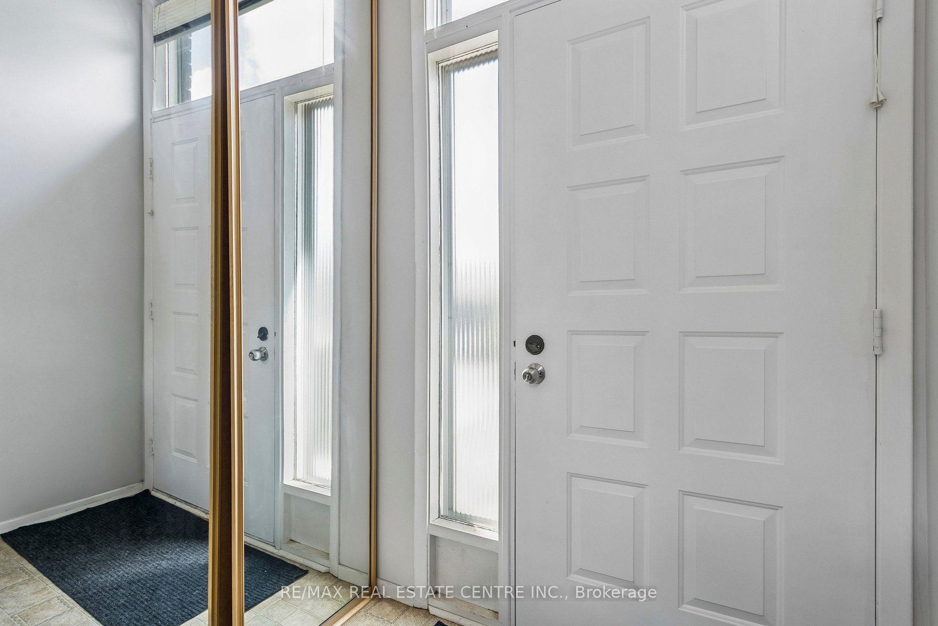 Photo 6 of 5 Hockley Path, Brampton, Madoc — HOMEH