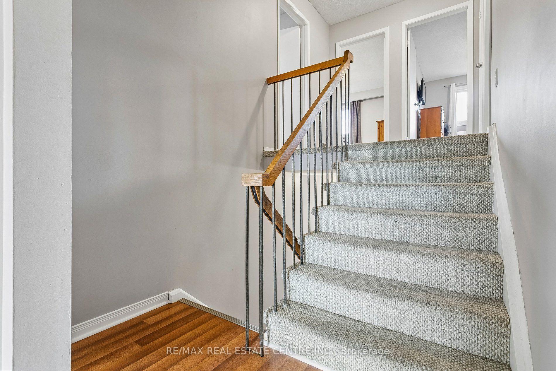 Photo 22 of 5 Hockley Path, Brampton, Madoc — HOMEH