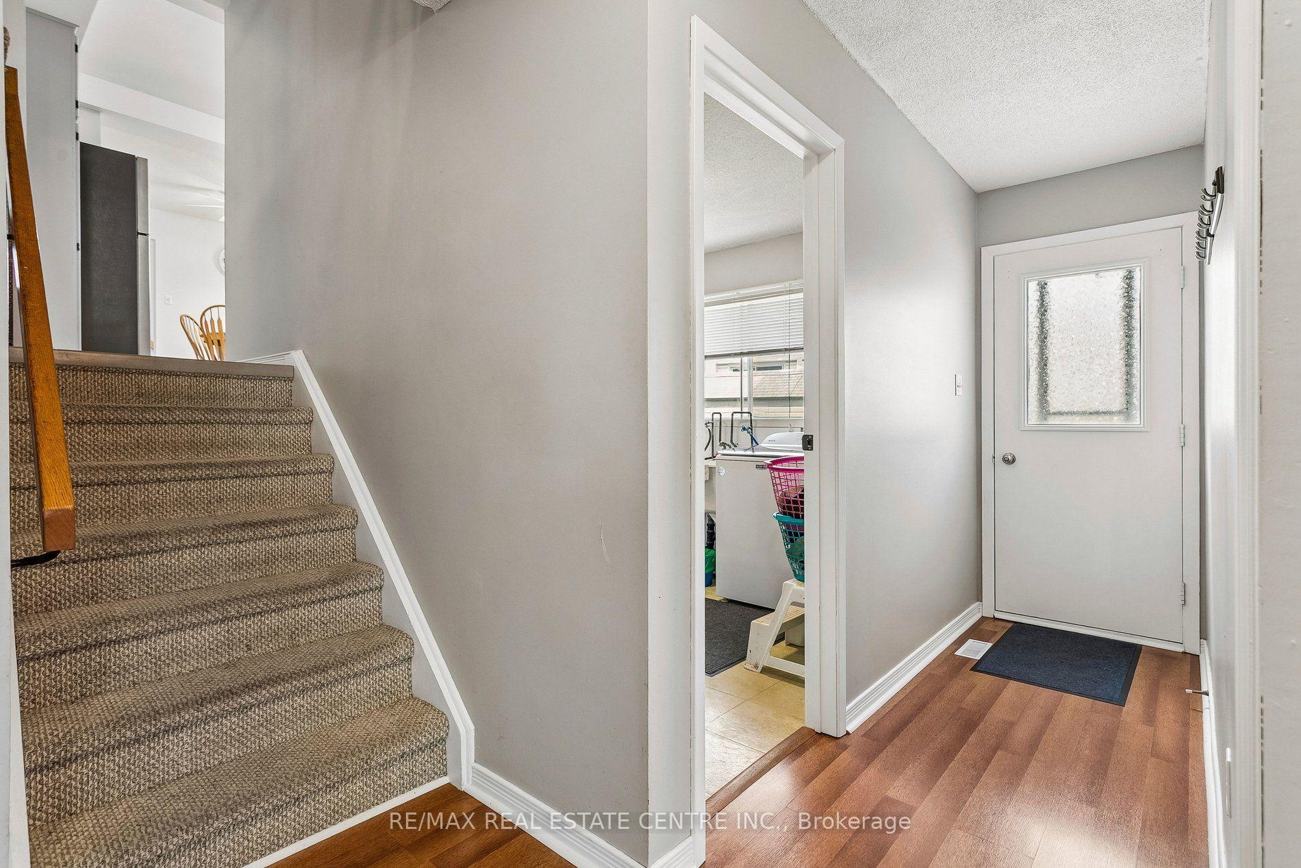 Photo 34 of 5 Hockley Path, Brampton, Madoc — HOMEH
