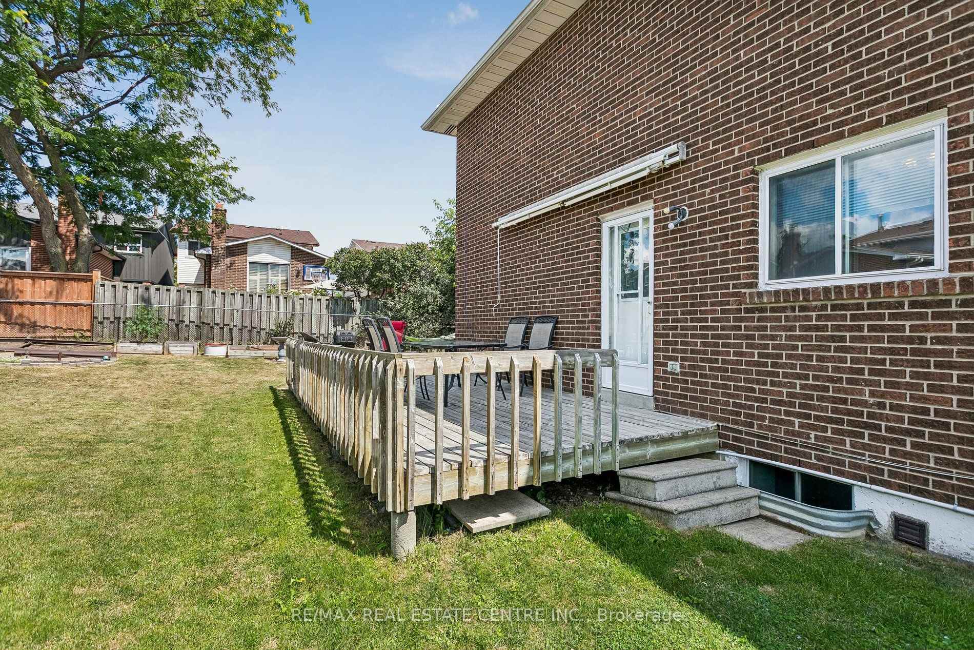 Photo 50 of 5 Hockley Path, Brampton, Madoc — HOMEH