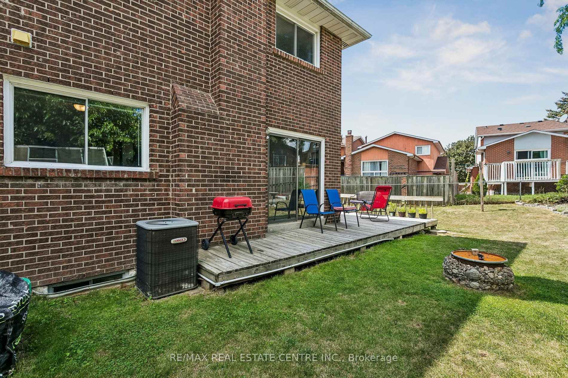 Photo 56 of 5 Hockley Path, Brampton, Madoc — HOMEH