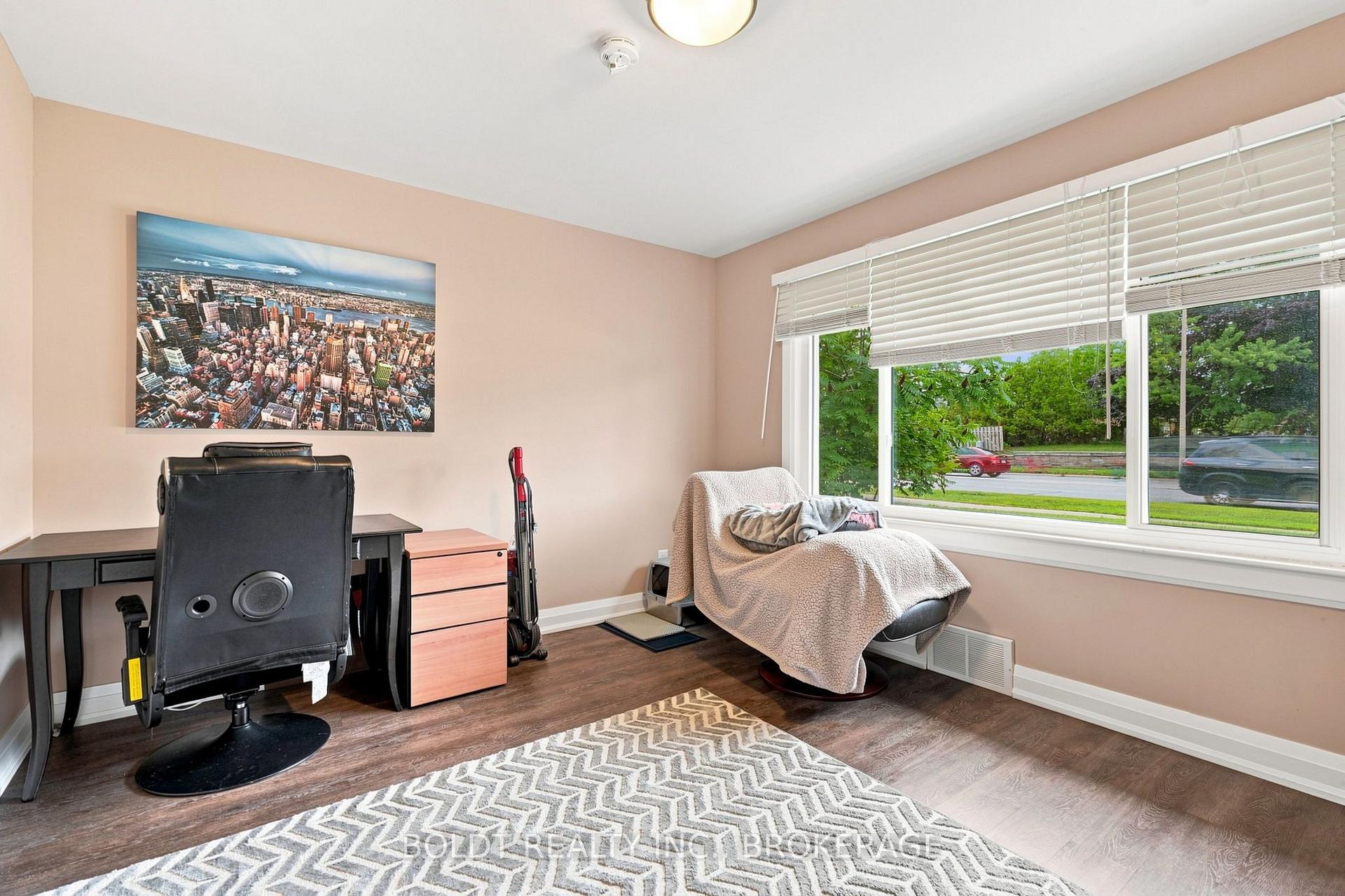Photo 12 of 8166 Thorold Stone (Main) Road, Niagara Falls, Ascot — HOMEH