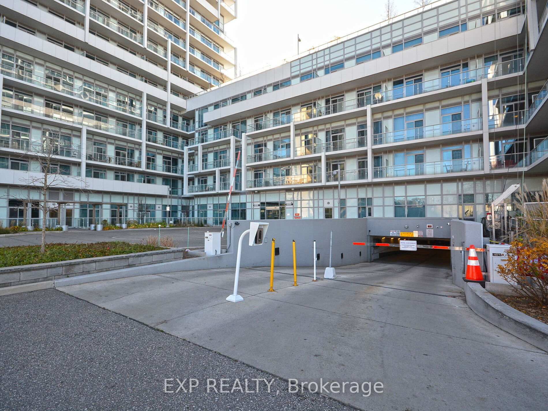 Photo 39 of Unit 502, 55 Speers Road, Oakville, Central — HOMEH
