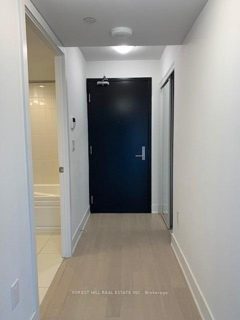 Photo 4 of Unit 807, 955 Bay Street, Toronto, Bay Street Corridor — HOMEH