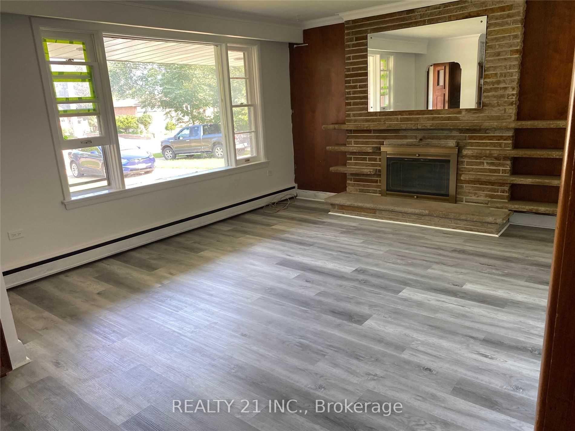 Photo 5 of 56 Galloway Road, Scarborough, Guildwood — HOMEH