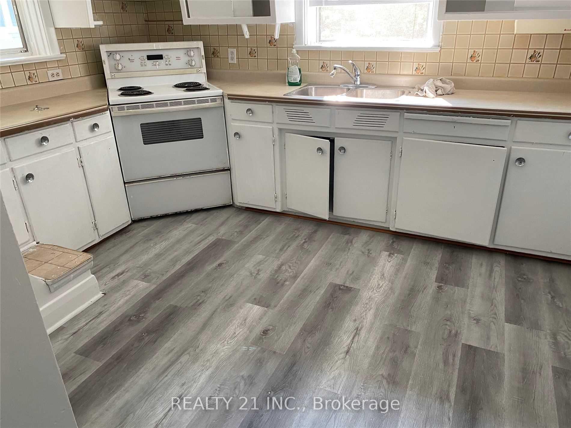 Photo 15 of 56 Galloway Road, Scarborough, Guildwood — HOMEH