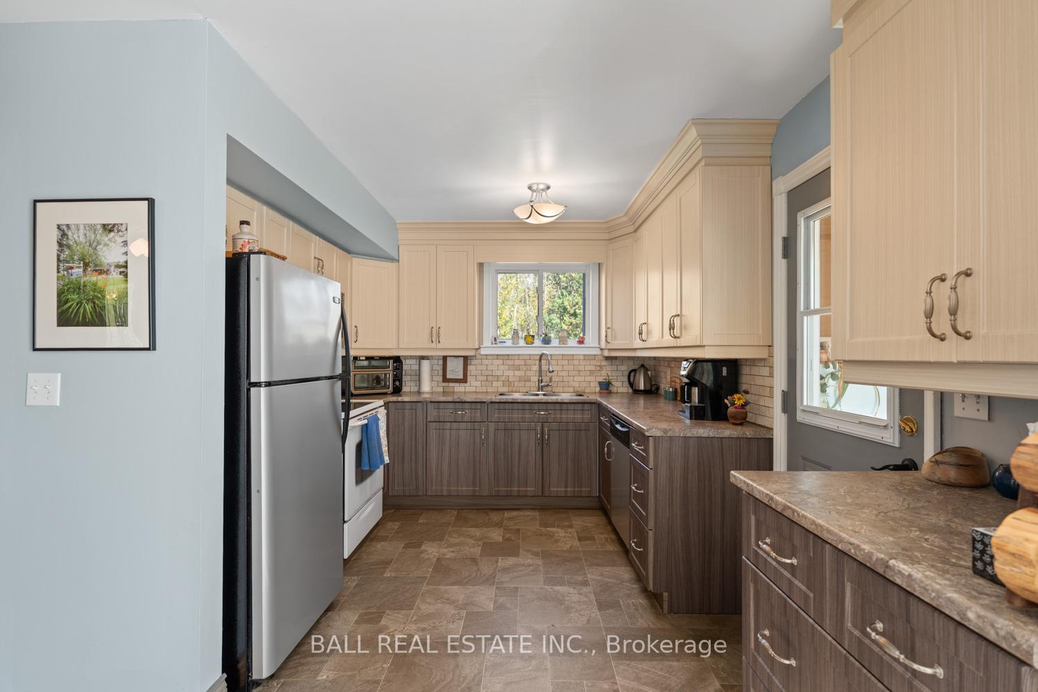 Photo 9 of 78 Thomas Drive, Kawartha Lakes, Verulam — HOMEH