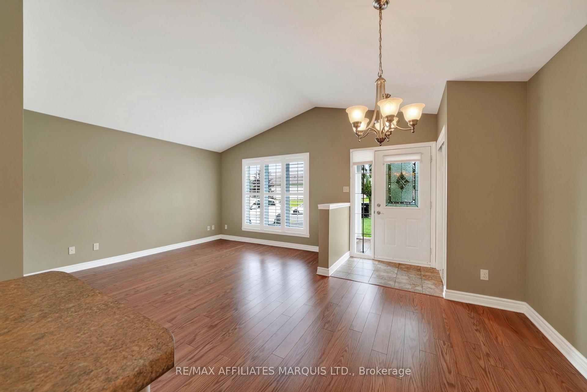 Photo 3 of 121 Gail Elizabeth Court, Cornwall, Cornwall — HOMEH