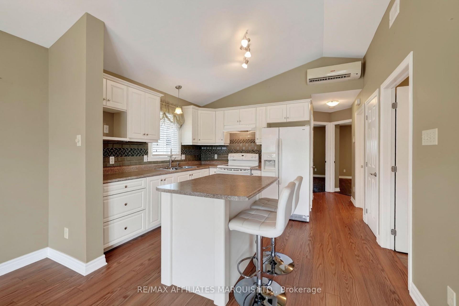 Photo 8 of 121 Gail Elizabeth Court, Cornwall, Cornwall — HOMEH