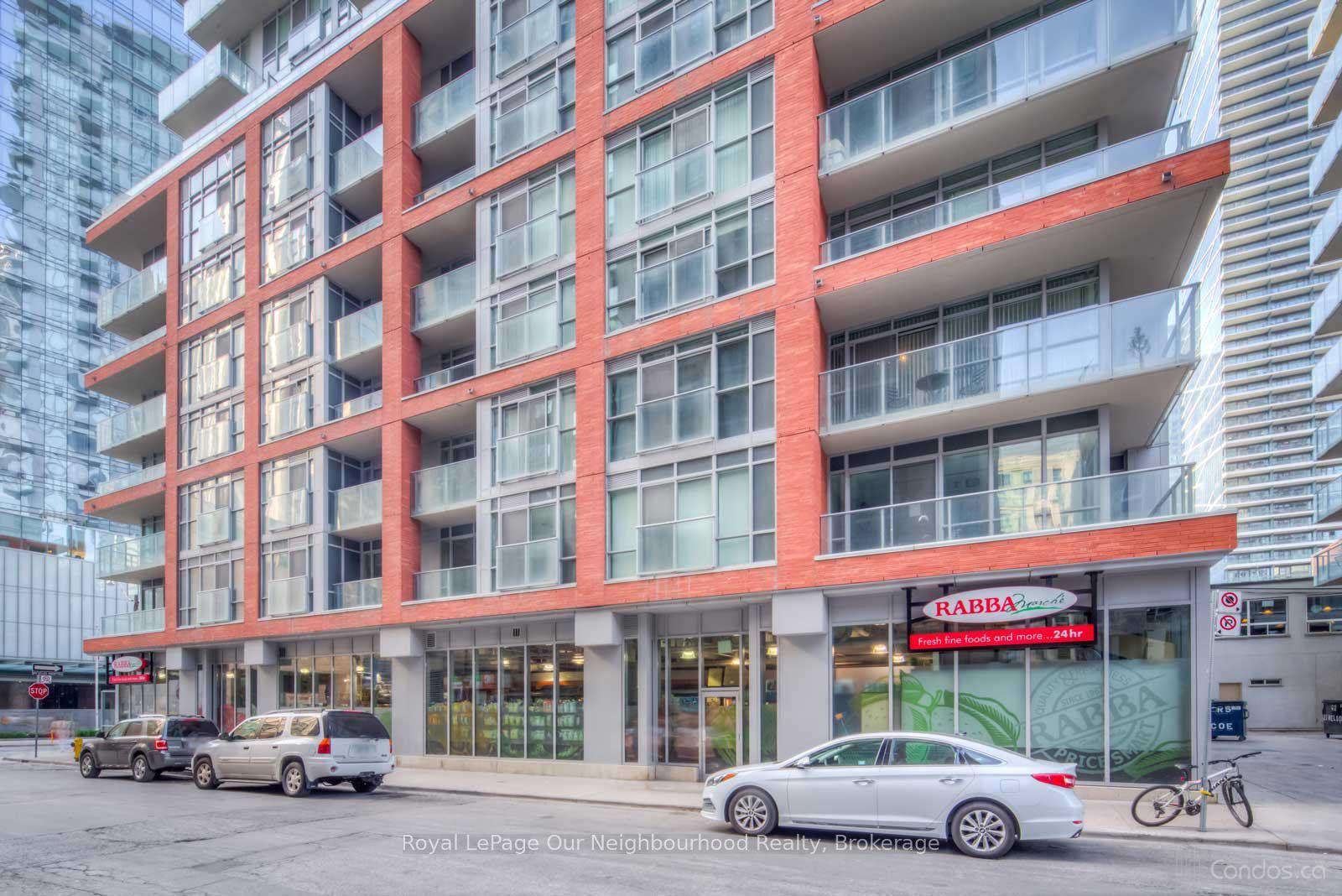 Photo 3 of Unit 2106, 126 Simcoe Street, Toronto, Waterfront Communities — HOMEH