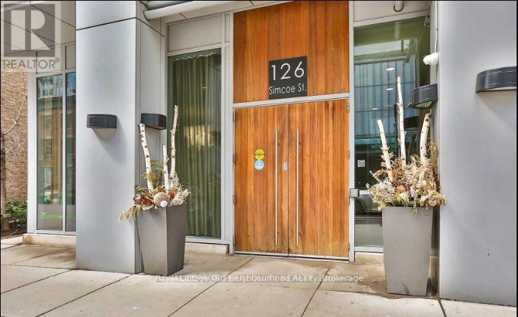 Photo 5 of Unit 2106, 126 Simcoe Street, Toronto, Waterfront Communities — HOMEH