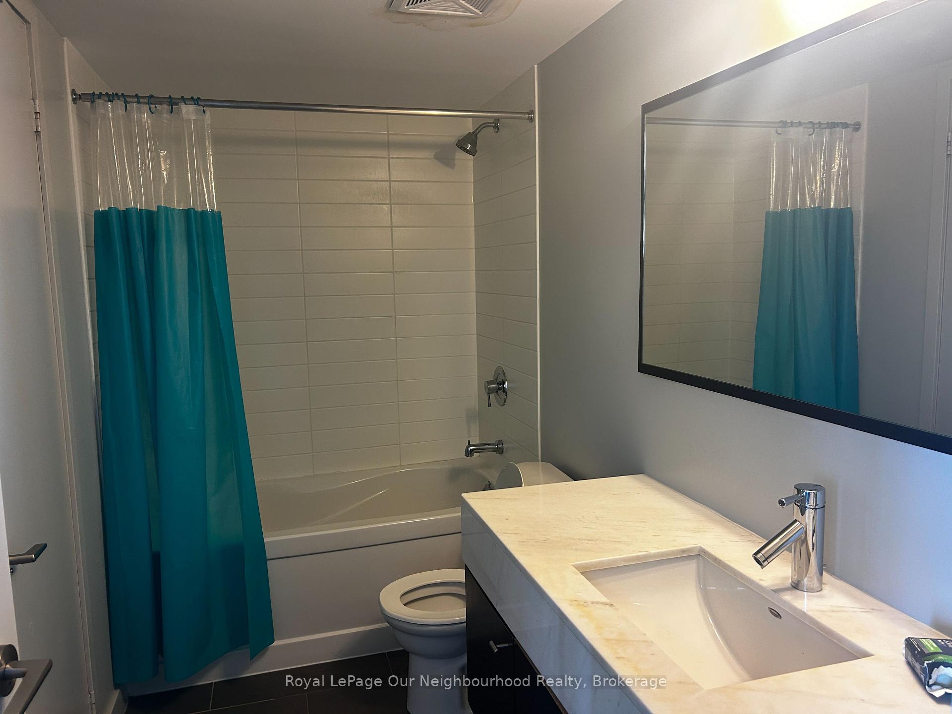 Photo 10 of Unit 2106, 126 Simcoe Street, Toronto, Waterfront Communities — HOMEH