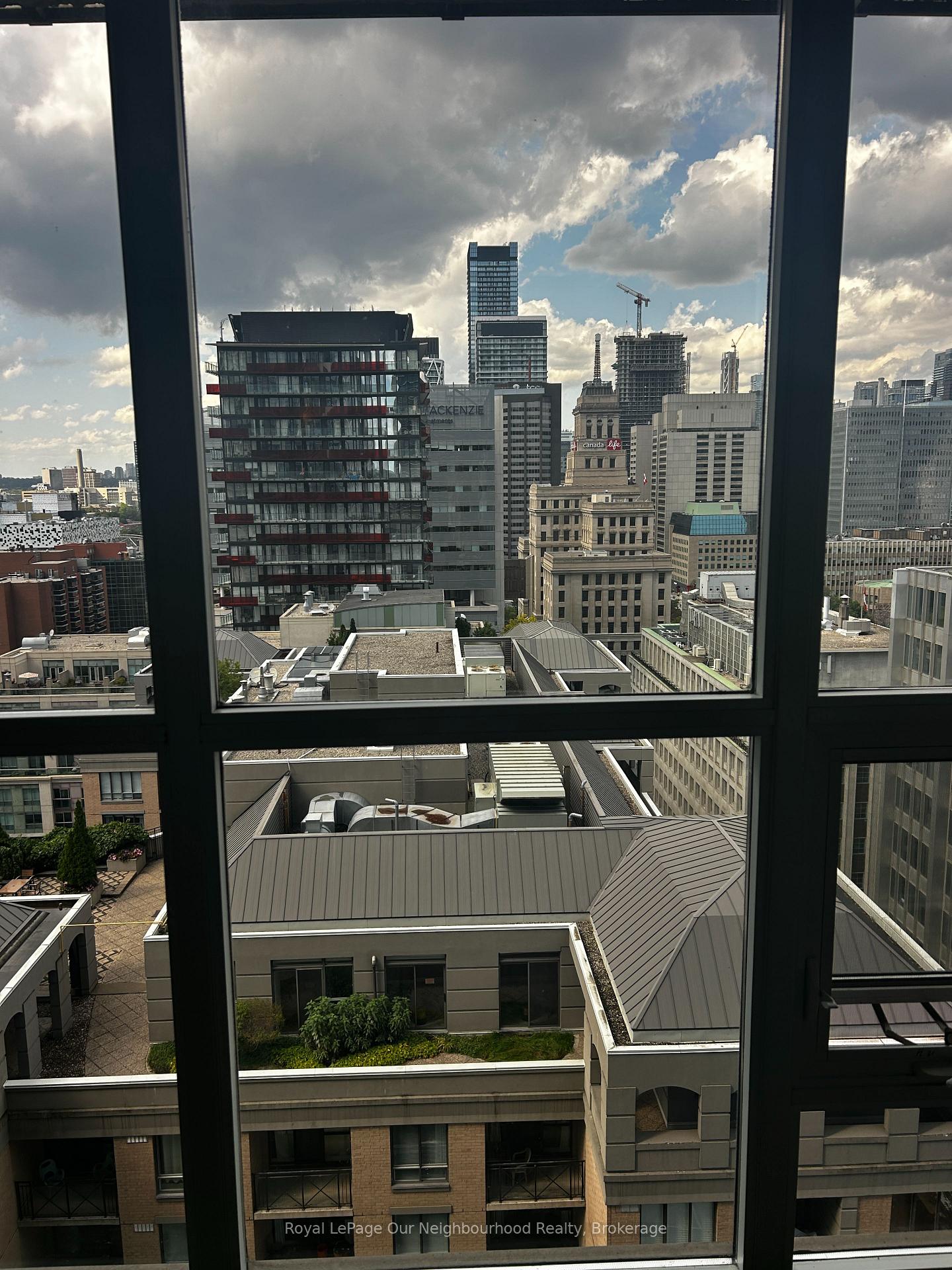 Photo 19 of Unit 2106, 126 Simcoe Street, Toronto, Waterfront Communities — HOMEH