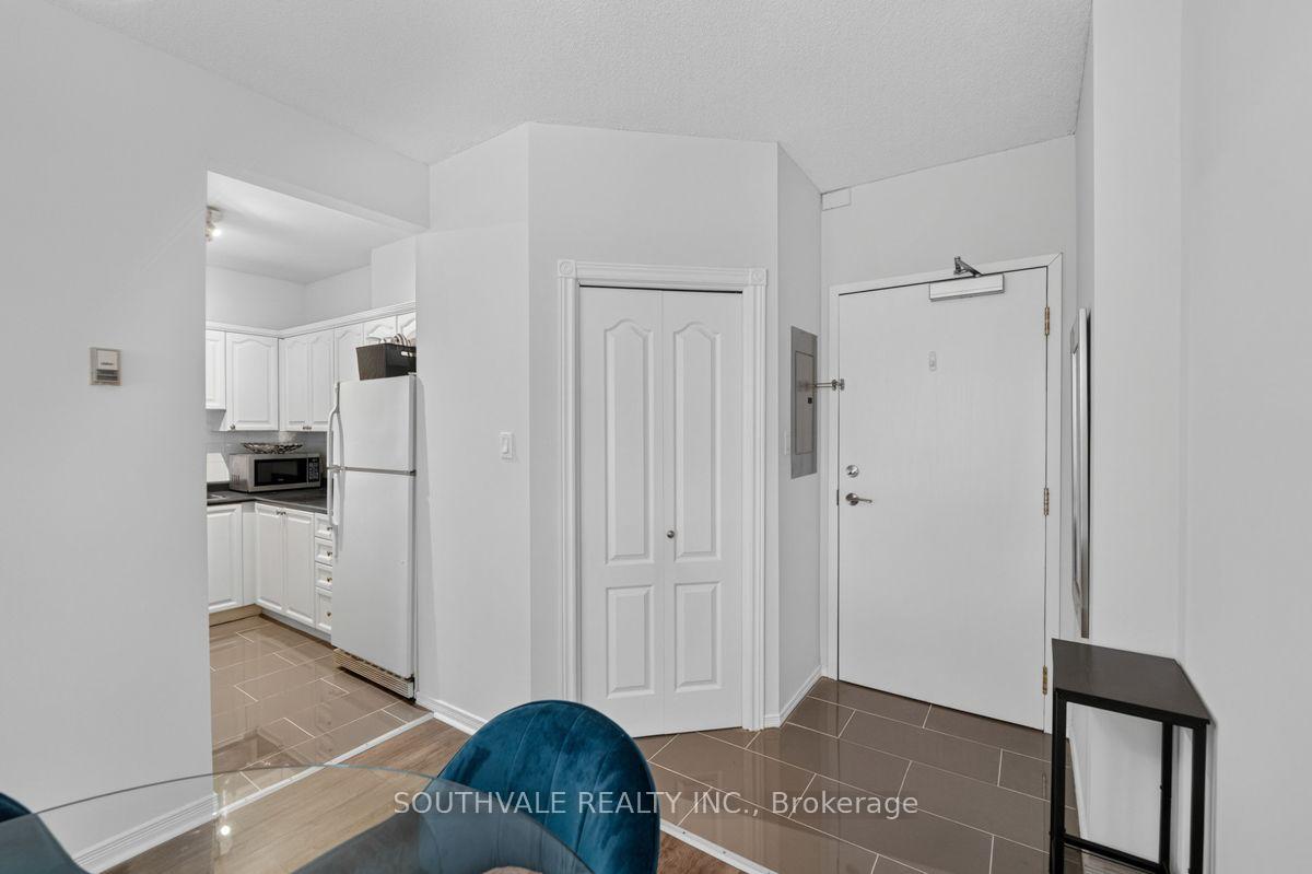 Photo 12 of Unit 1107, 393 King St. W, Toronto, Waterfront Communities — HOMEH