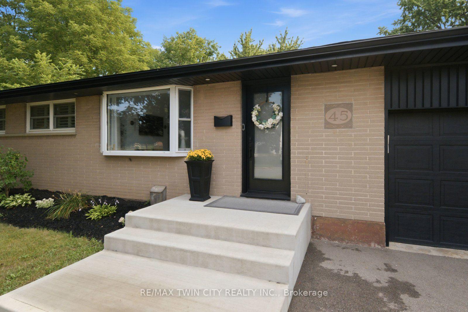 Photo 4 of 45 Wayne Drive, Brantford, Fairview/Greenbrier — HOMEH