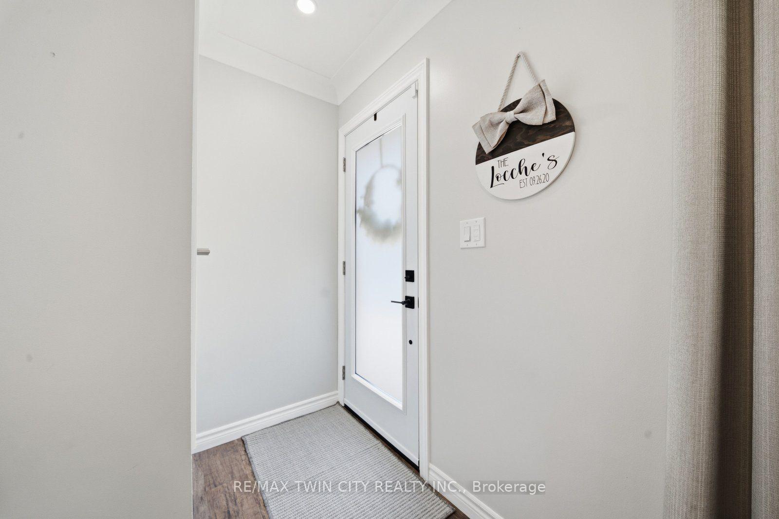 Photo 5 of 45 Wayne Drive, Brantford, Fairview/Greenbrier — HOMEH
