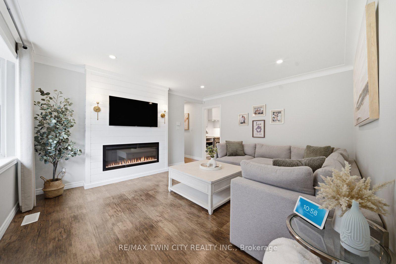 Photo 7 of 45 Wayne Drive, Brantford, Fairview/Greenbrier — HOMEH