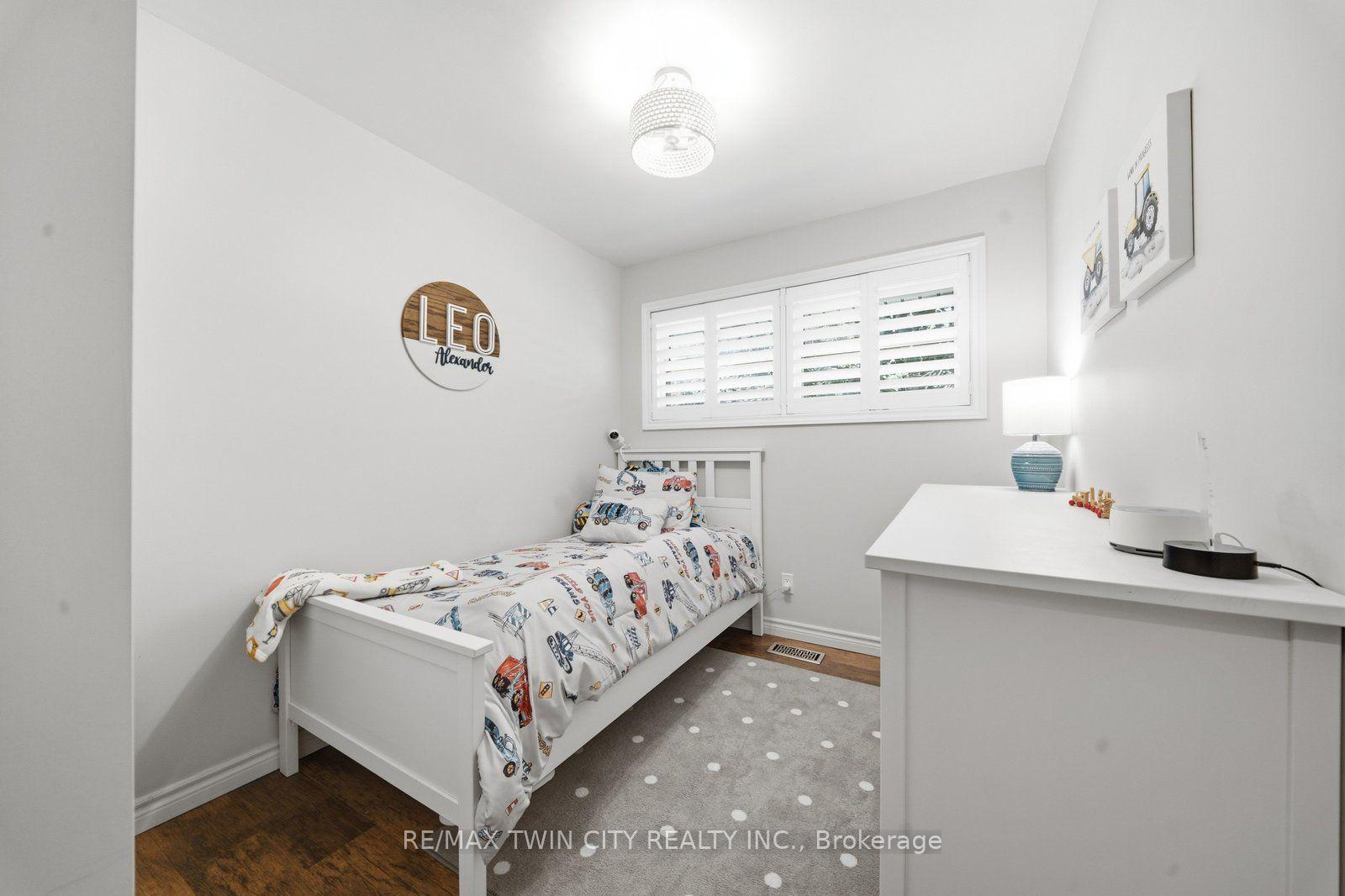 Photo 14 of 45 Wayne Drive, Brantford, Fairview/Greenbrier — HOMEH