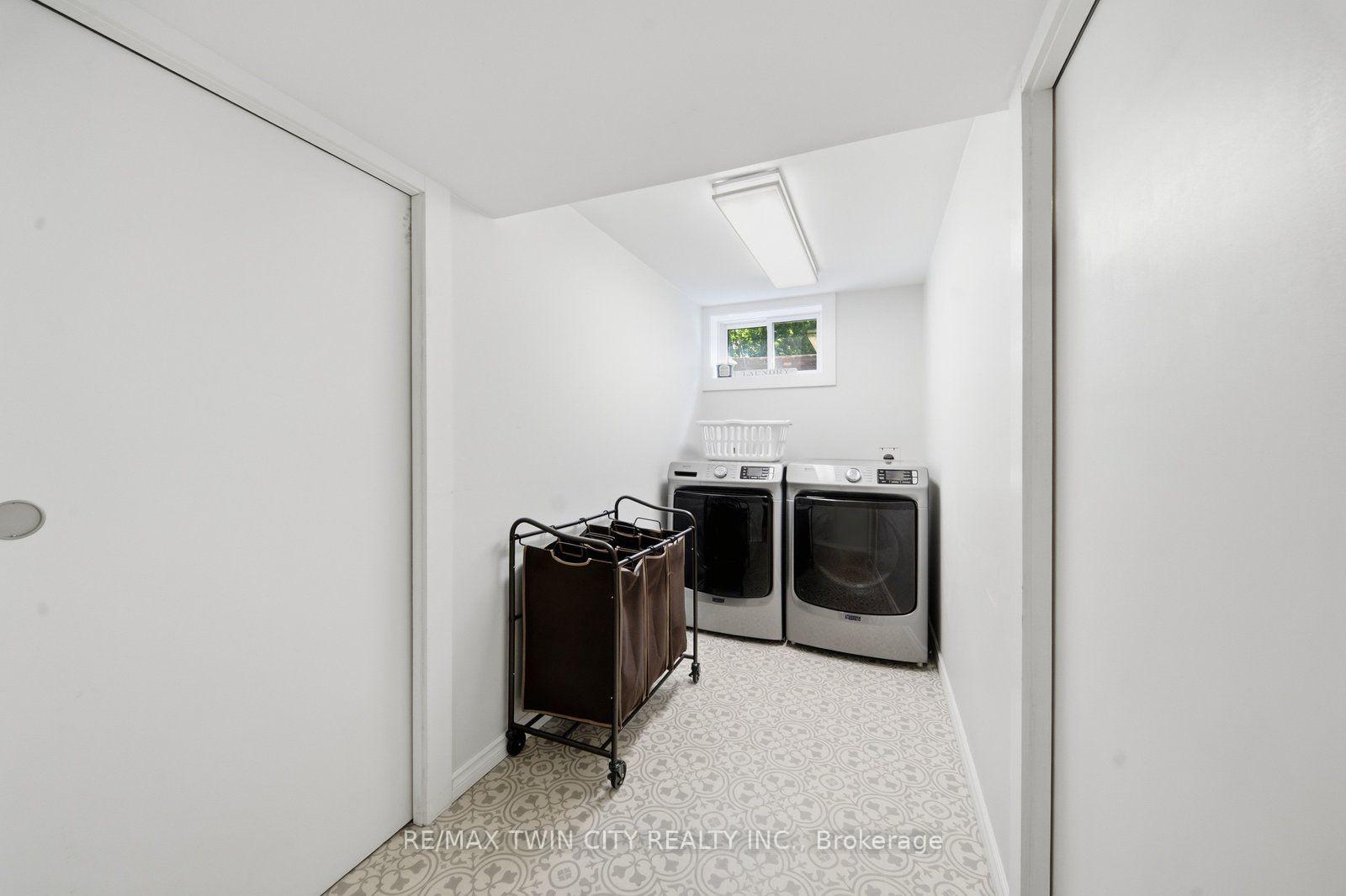 Photo 25 of 45 Wayne Drive, Brantford, Fairview/Greenbrier — HOMEH