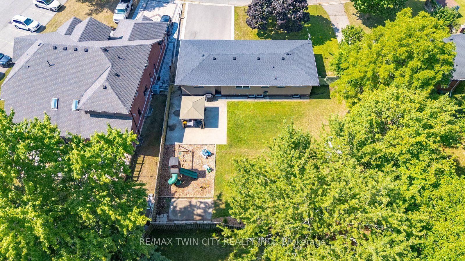 Photo 26 of 45 Wayne Drive, Brantford, Fairview/Greenbrier — HOMEH