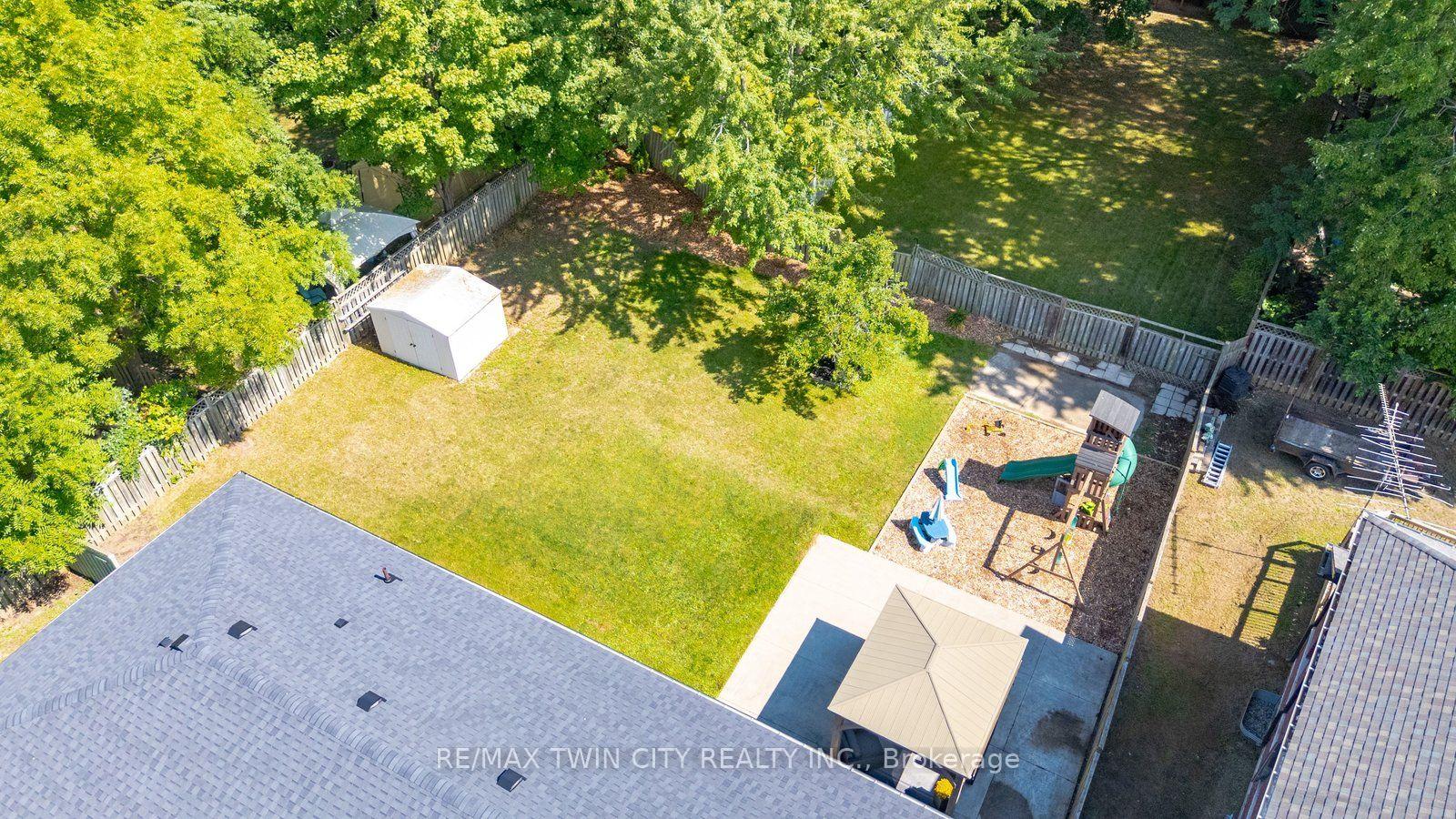 Photo 27 of 45 Wayne Drive, Brantford, Fairview/Greenbrier — HOMEH