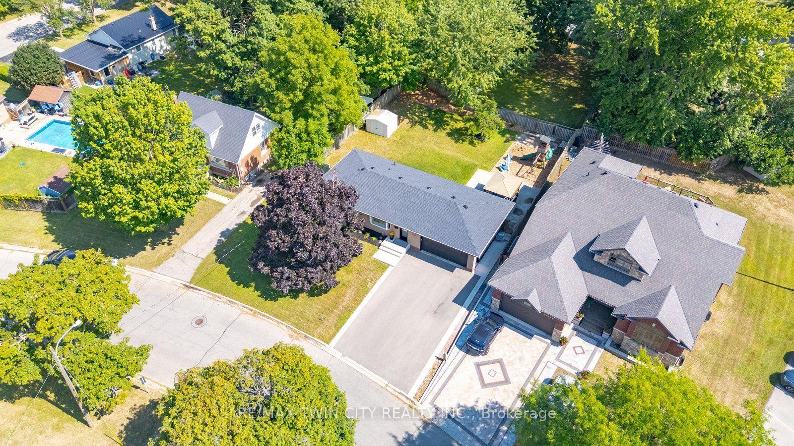 Photo 36 of 45 Wayne Drive, Brantford, Fairview/Greenbrier — HOMEH
