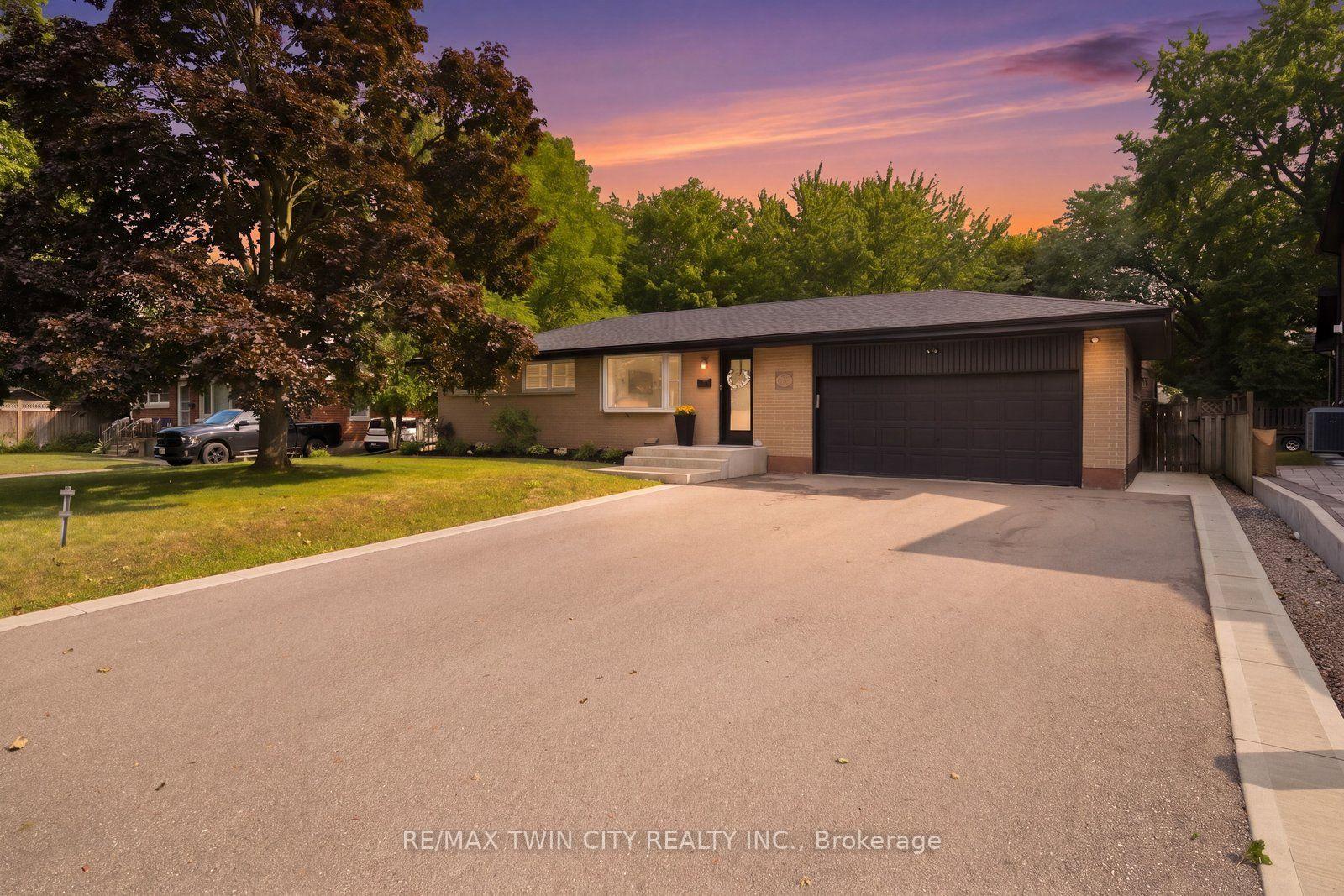 Photo 38 of 45 Wayne Drive, Brantford, Fairview/Greenbrier — HOMEH