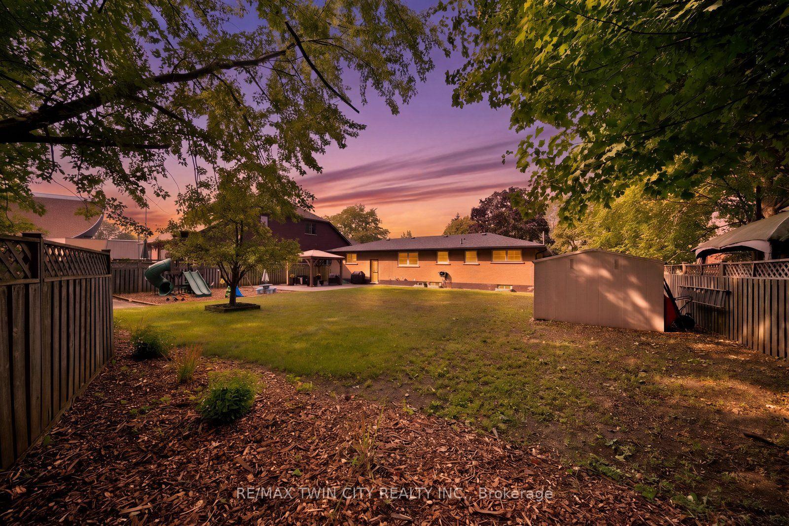 Photo 39 of 45 Wayne Drive, Brantford, Fairview/Greenbrier — HOMEH
