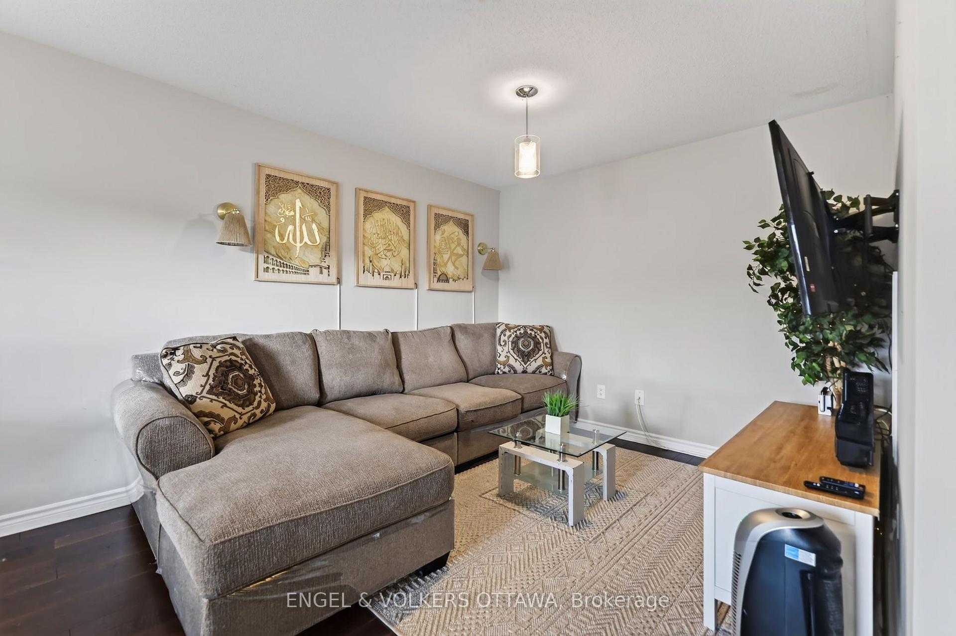 Photo 9 of 380 Sweet Grass Circle, Ottawa, Barrhaven - Half Moon Bay — HOMEH