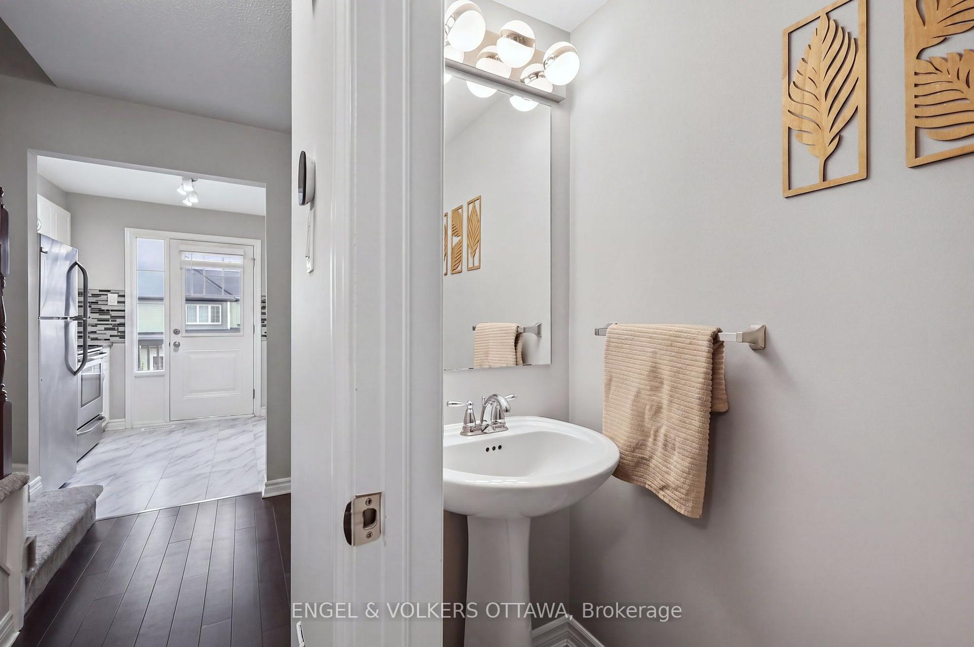 Photo 13 of 380 Sweet Grass Circle, Ottawa, Barrhaven - Half Moon Bay — HOMEH