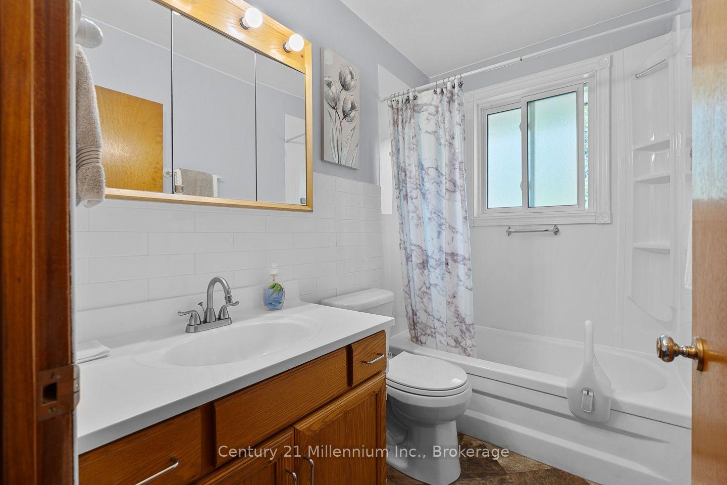 Photo 17 of 148 7th Avenue E, Owen Sound — HOMEH