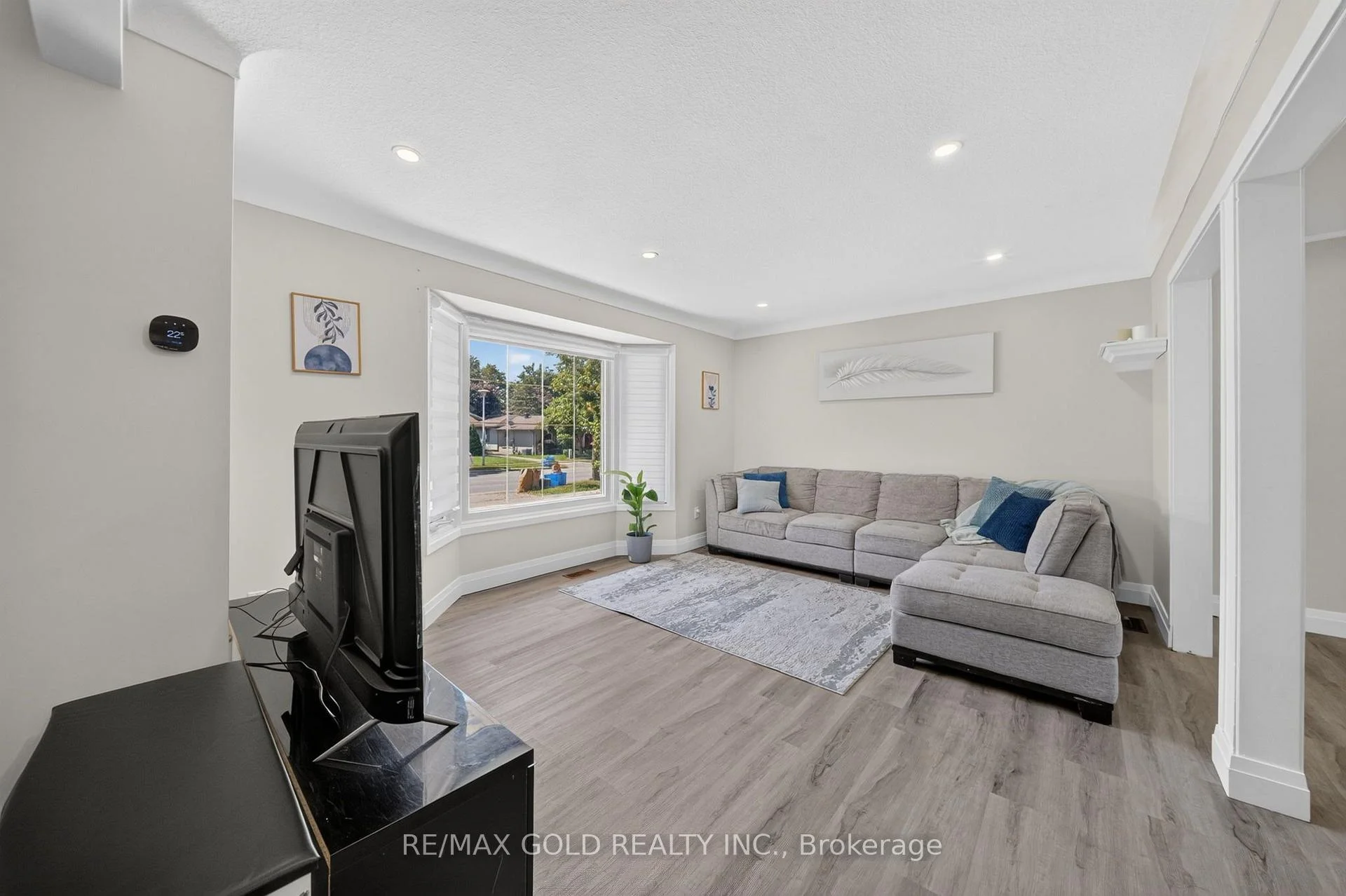 Photo 10 of 670 Grenfell Drive, London, North C — HOMEH